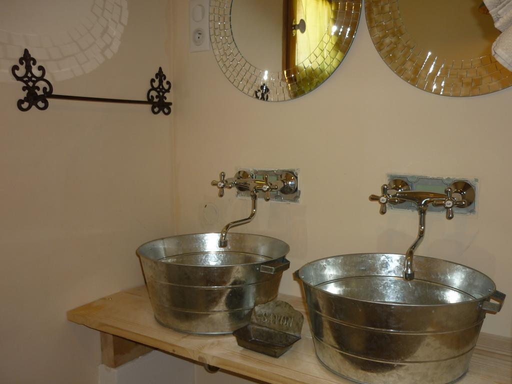 La Fontaine Des Noyers Villa Saint-Saturnin-d'Apt Cameră foto