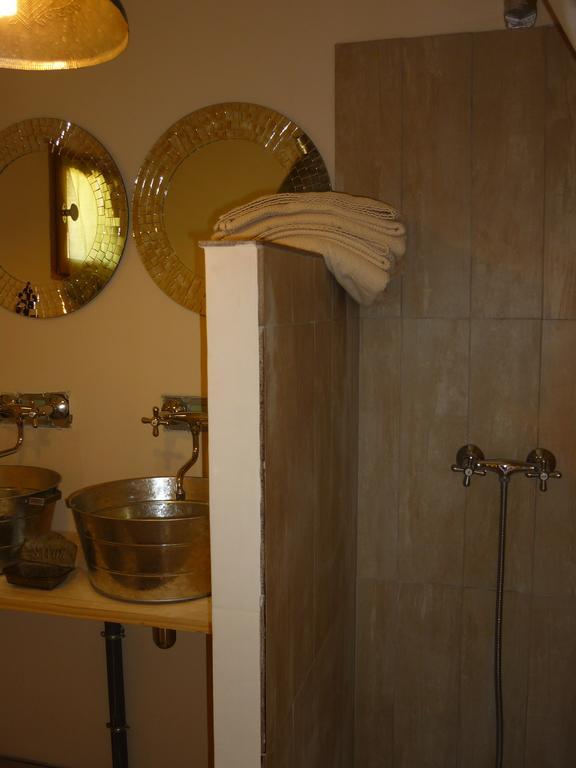 La Fontaine Des Noyers Villa Saint-Saturnin-d'Apt Cameră foto